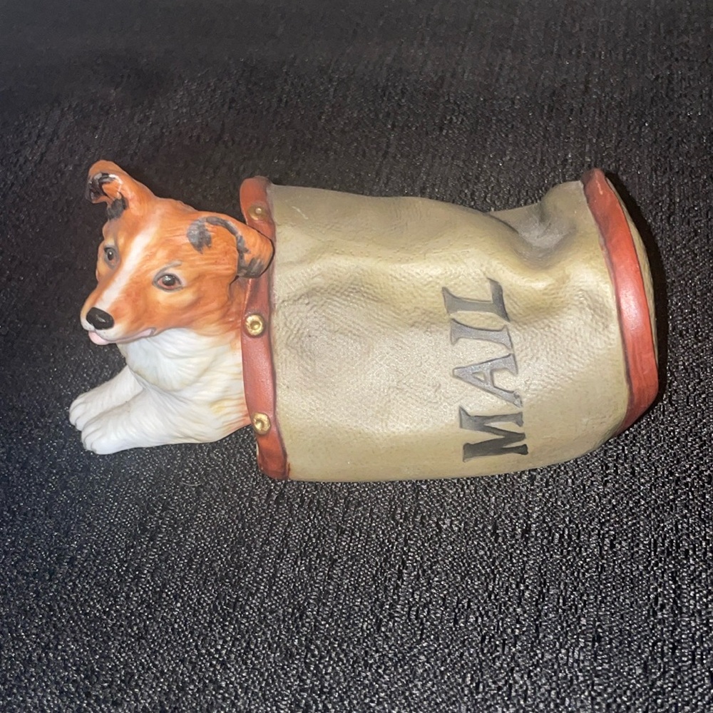 Princeton Gallery Special Delivery 1992 Fine Porcelain Dog Collie Mail Figurine